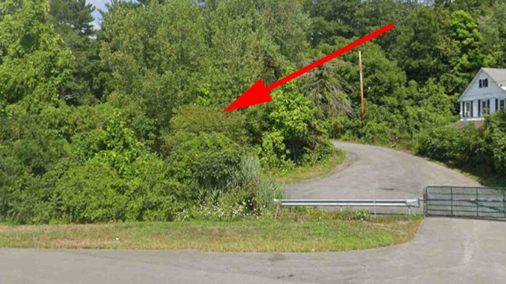 “LAND’S END” – .33 Acre End Lot,  Athens/Catskill, NY – Greene County- Electric – Good road – Driveway – Mountain views – Mins to town – 2 hrs/NYC – $19,900!